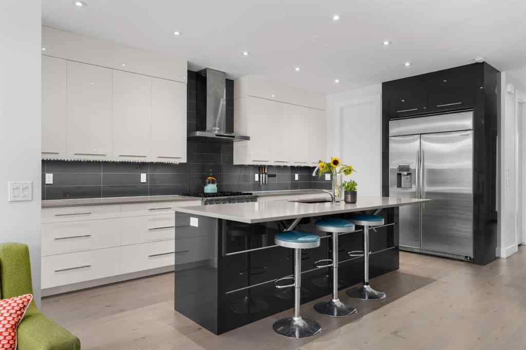 MLS® A2253573 - 2421 31 Avenue SW in Richmond Calgary, Residential