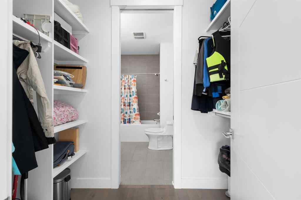 MLS® A2253573 - 2421 31 Avenue SW in Richmond Calgary, Residential