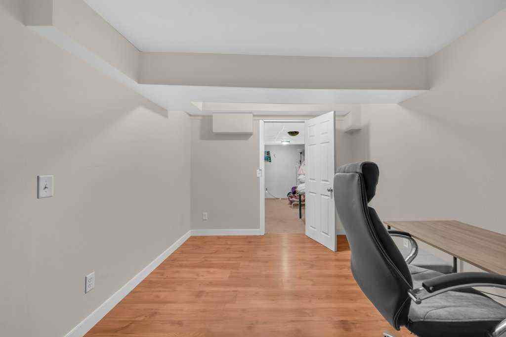 MLS® A2253574 - 64 Castledale Crescent NE in Castleridge Calgary, Residential