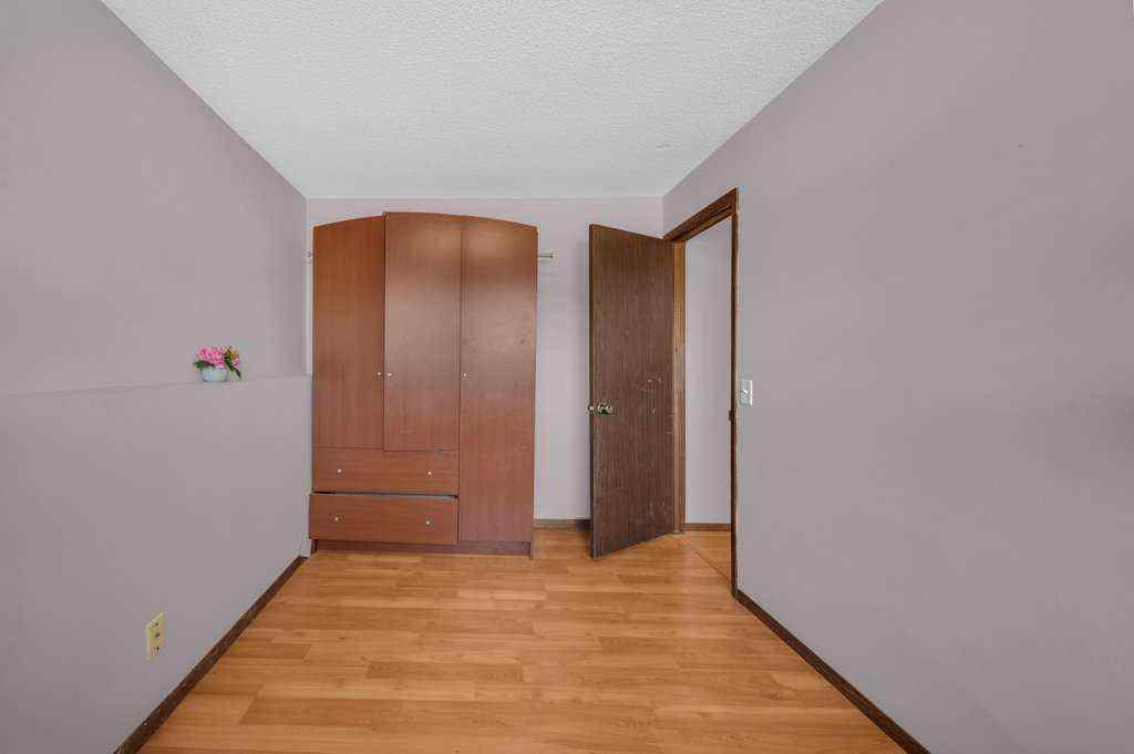 MLS® A2253574 - 64 Castledale Crescent NE in Castleridge Calgary, Residential