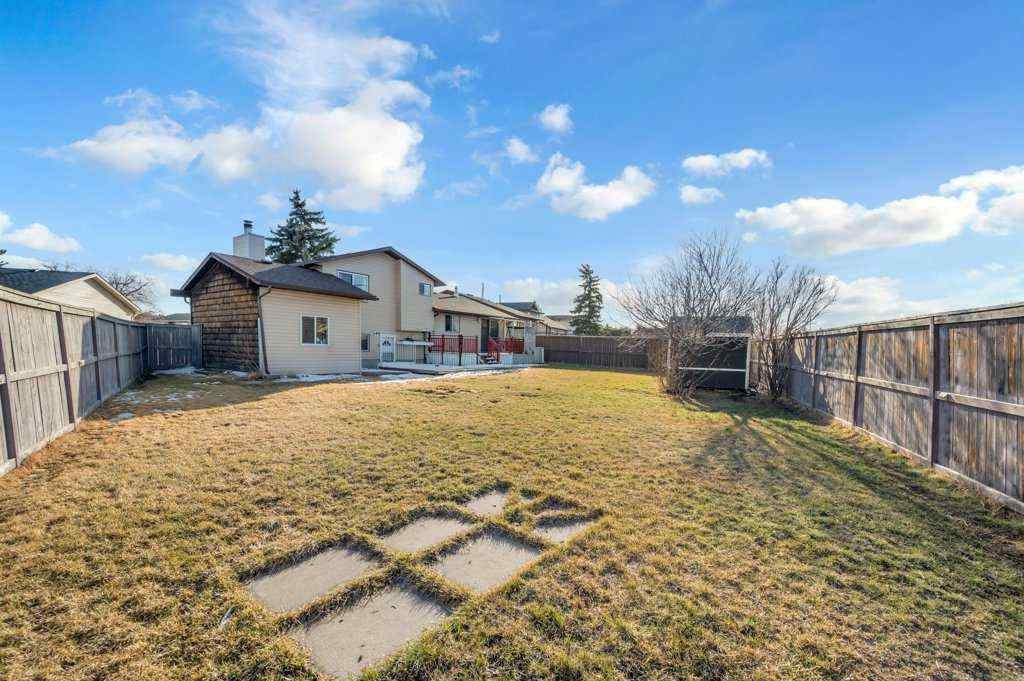 MLS® A2253574 - 64 Castledale Crescent NE in Castleridge Calgary, Residential