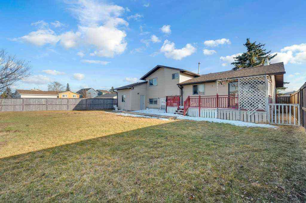 MLS® A2253574 - 64 Castledale Crescent NE in Castleridge Calgary, Residential