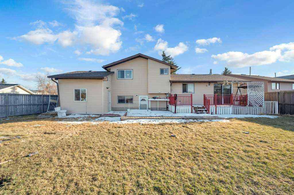 MLS® A2253574 - 64 Castledale Crescent NE in Castleridge Calgary, Residential