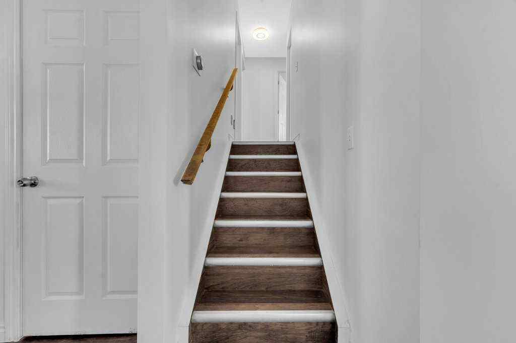 MLS® A2253574 - 64 Castledale Crescent NE in Castleridge Calgary, Residential