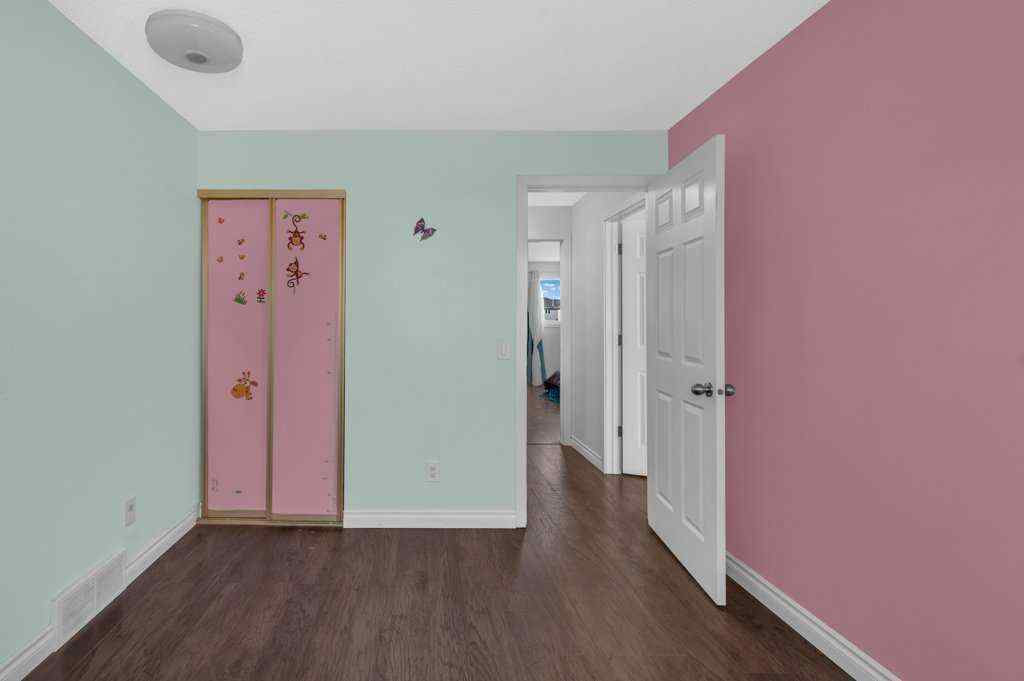 MLS® A2253574 - 64 Castledale Crescent NE in Castleridge Calgary, Residential