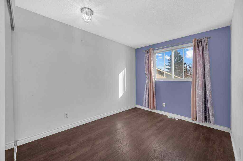 MLS® A2253574 - 64 Castledale Crescent NE in Castleridge Calgary, Residential