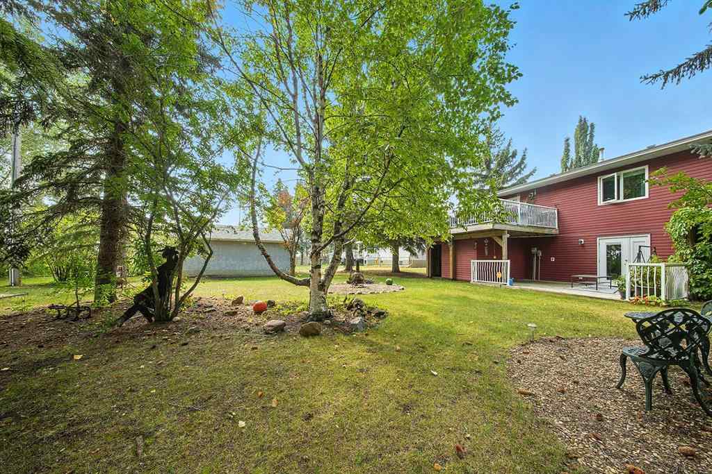 MLS® A2253582 - 8 Petticoat Lane  in English Estates Lacombe, Residential