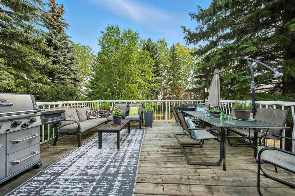 MLS® A2253582 - 8 Petticoat Lane  in English Estates Lacombe, Residential