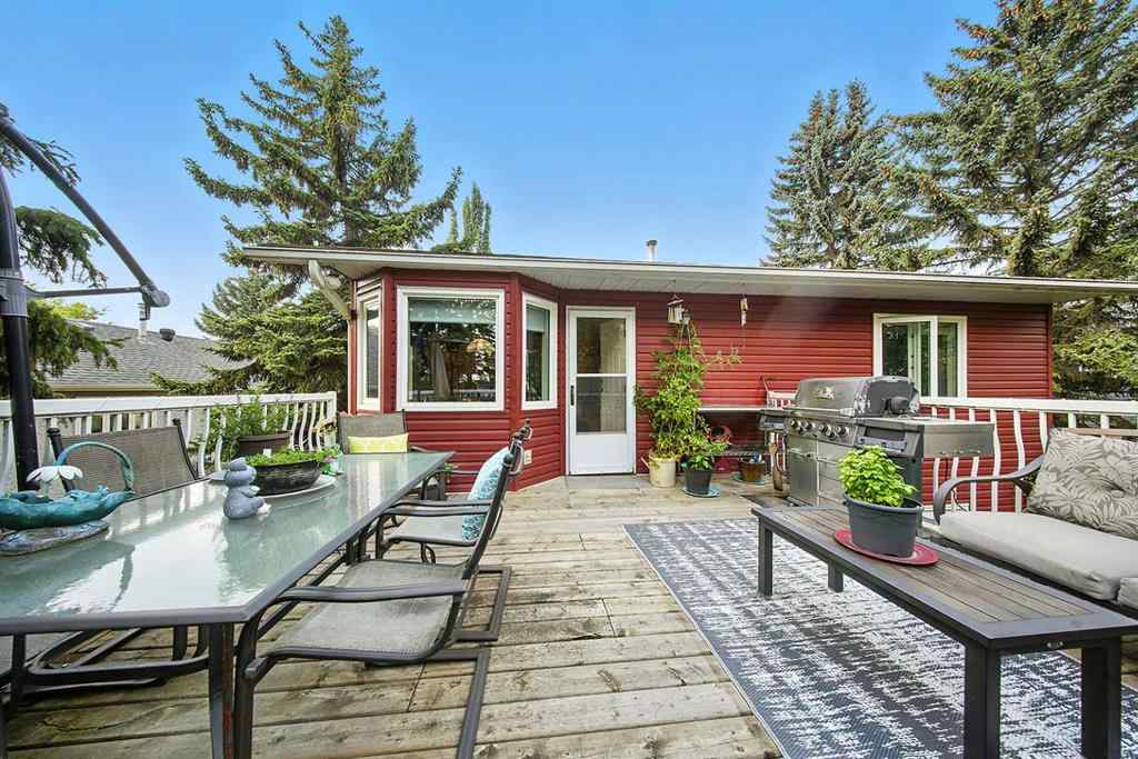 MLS® A2253582 - 8 Petticoat Lane  in English Estates Lacombe, Residential