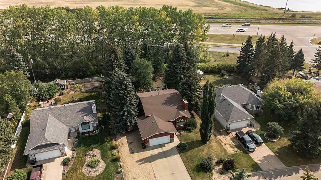 MLS® A2253582 - 8 Petticoat Lane  in English Estates Lacombe, Residential