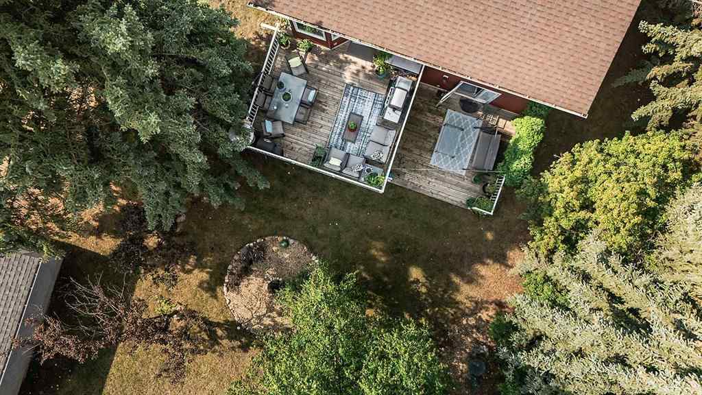 MLS® A2253582 - 8 Petticoat Lane  in English Estates Lacombe, Residential