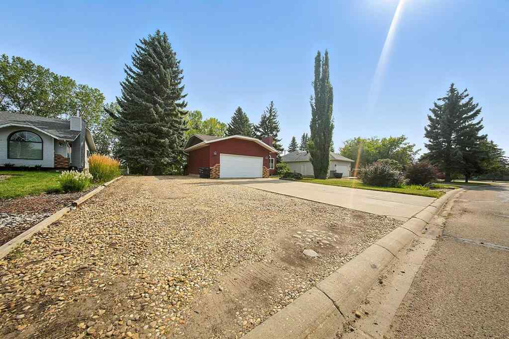 MLS® A2253582 - 8 Petticoat Lane  in English Estates Lacombe, Residential