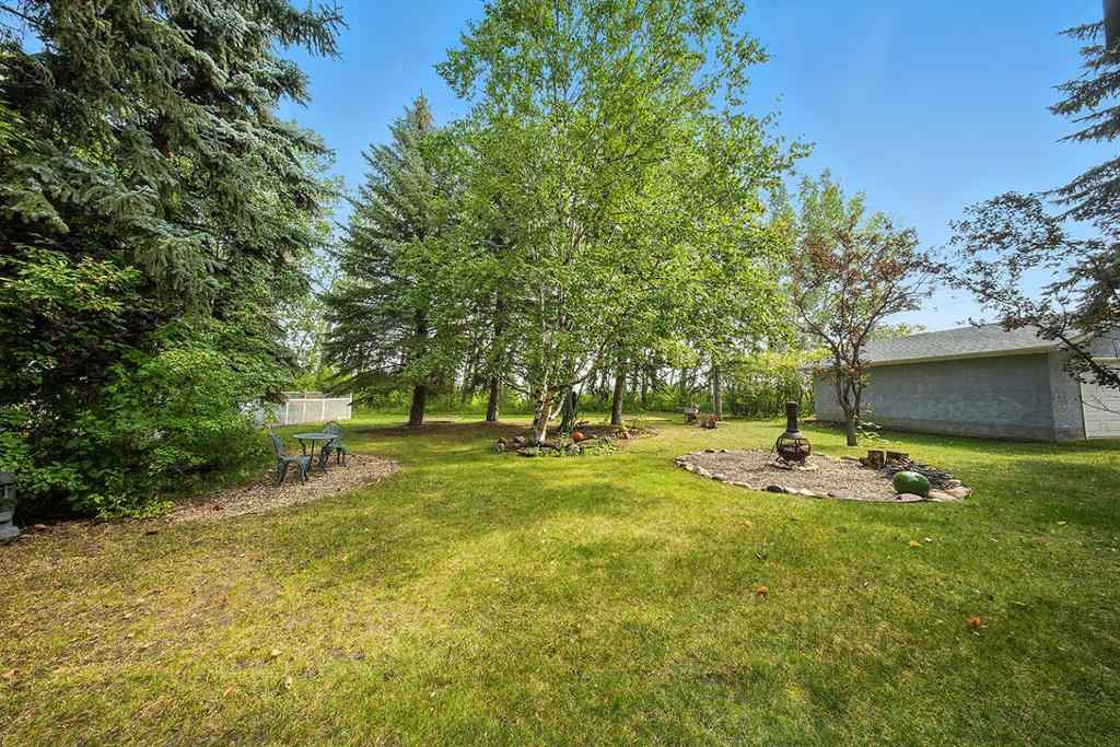 MLS® A2253582 - 8 Petticoat Lane  in English Estates Lacombe, Residential