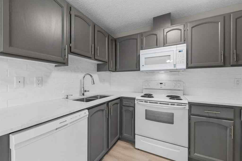 MLS® A2253590 - 59 Doverville Way SE in Dover Calgary, Residential