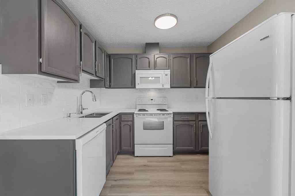MLS® A2253590 - 59 Doverville Way SE in Dover Calgary, Residential