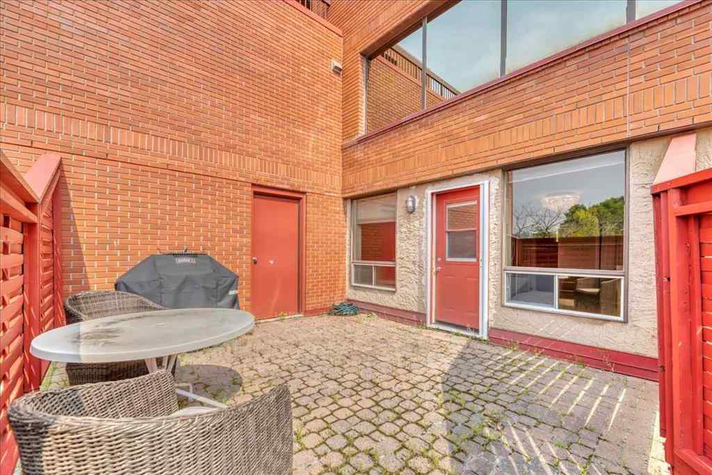 MLS® A2253600 - Unit #405 1505 8 Avenue NW in Hillhurst Calgary, Residential