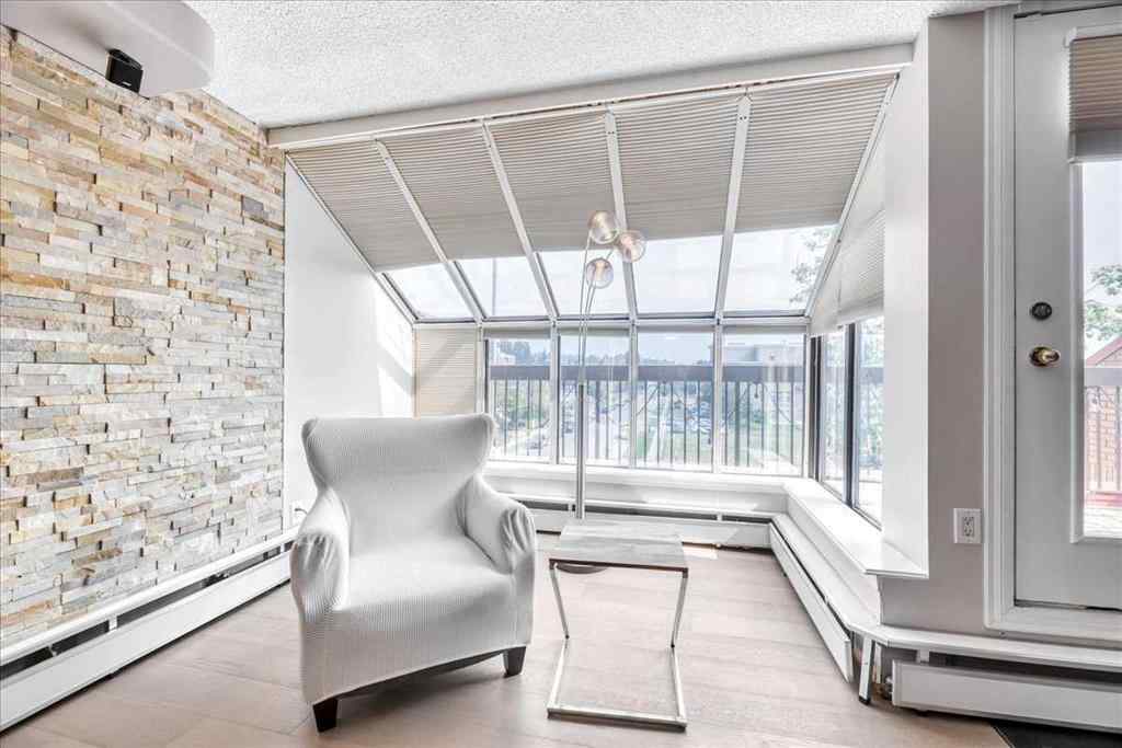 MLS® A2253600 - Unit #405 1505 8 Avenue NW in Hillhurst Calgary, Residential