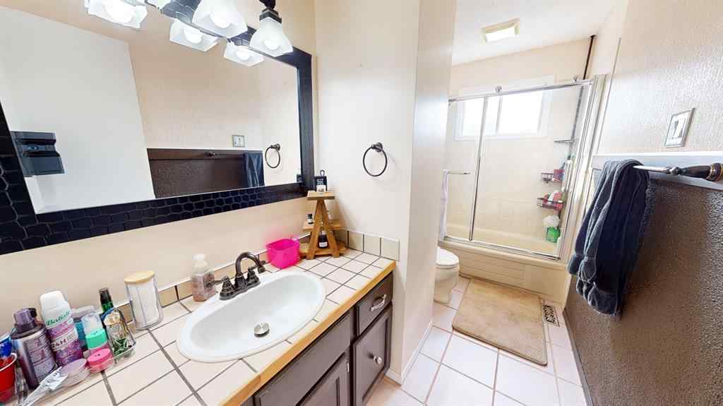 MLS® A2253603 - 444 Sissons Crescent SE in SE Southridge Medicine Hat, Residential