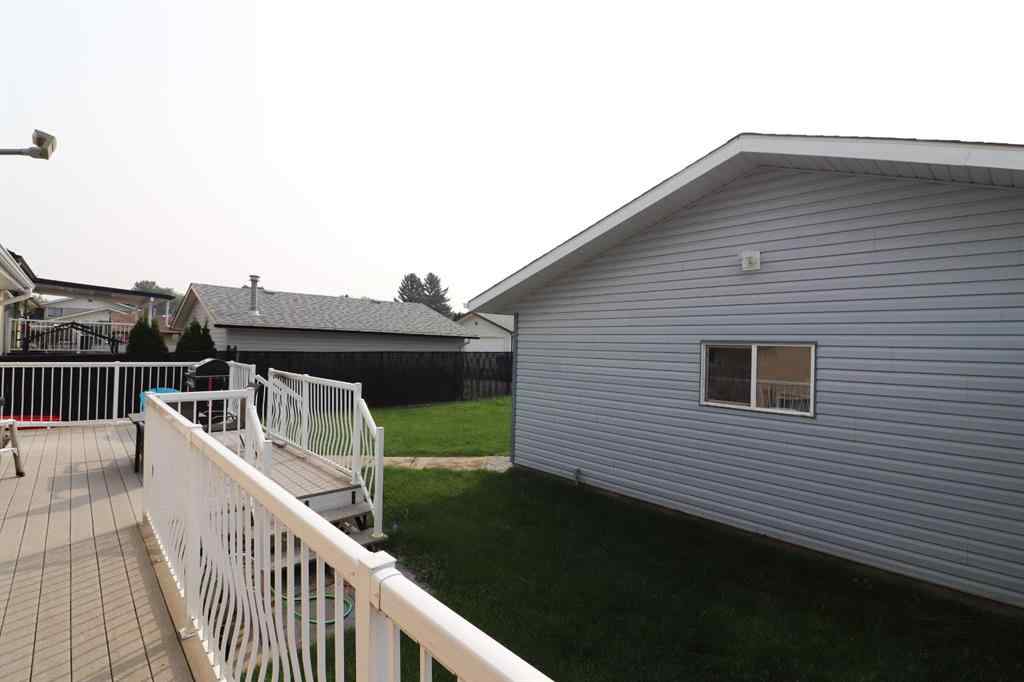 MLS® A2253603 - 444 Sissons Crescent SE in SE Southridge Medicine Hat, Residential