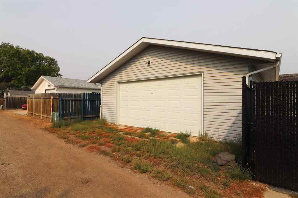 MLS® A2253603 - 444 Sissons Crescent SE in SE Southridge Medicine Hat, Residential
