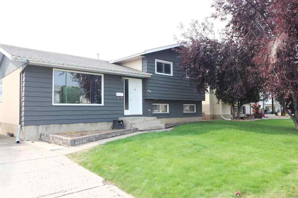 MLS® A2253603 - 444 Sissons Crescent SE in SE Southridge Medicine Hat, Residential