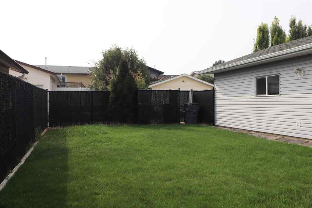 MLS® A2253603 - 444 Sissons Crescent SE in SE Southridge Medicine Hat, Residential