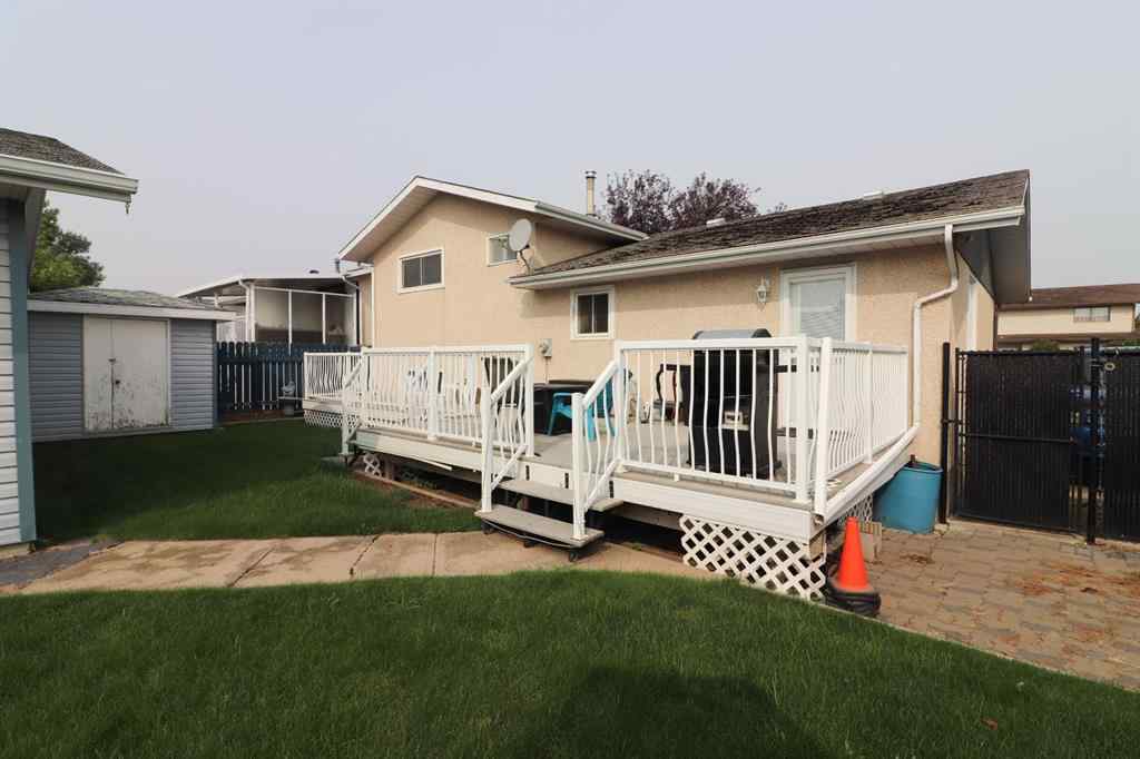 MLS® A2253603 - 444 Sissons Crescent SE in SE Southridge Medicine Hat, Residential
