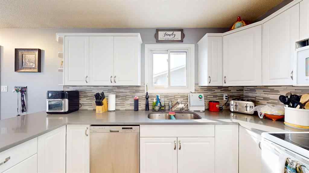 MLS® A2253603 - 444 Sissons Crescent SE in SE Southridge Medicine Hat, Residential