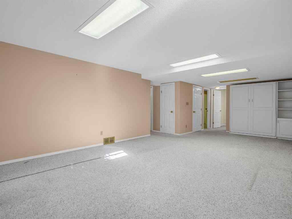 MLS® A2253607 - 76 Wood Valley Rise SW in Woodbine Calgary, Residential