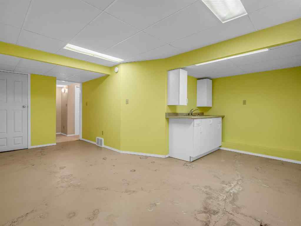 MLS® A2253607 - 76 Wood Valley Rise SW in Woodbine Calgary, Residential