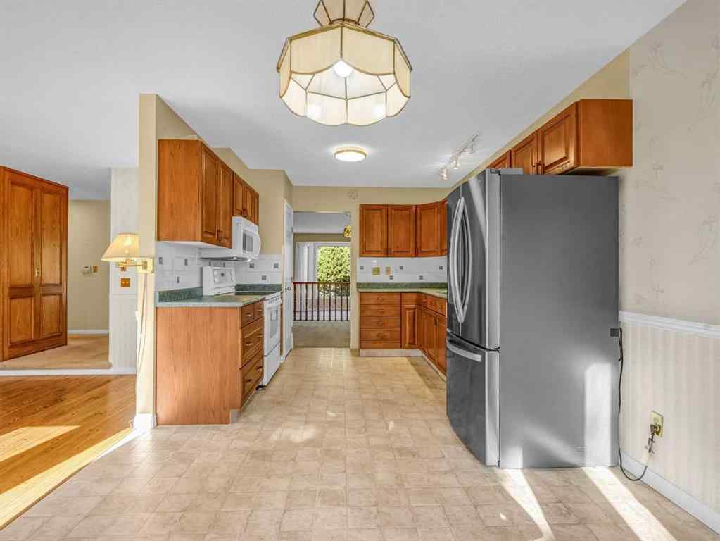 MLS® A2253607 - 76 Wood Valley Rise SW in Woodbine Calgary, Residential