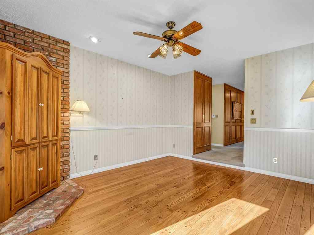 MLS® A2253607 - 76 Wood Valley Rise SW in Woodbine Calgary, Residential