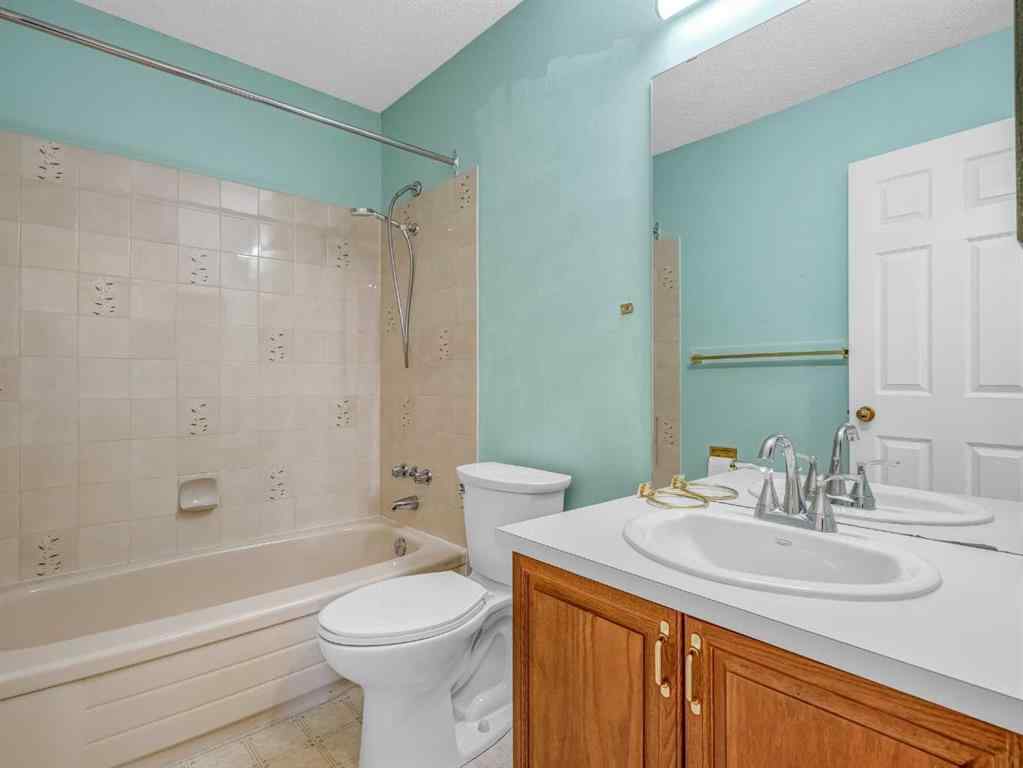 MLS® A2253607 - 76 Wood Valley Rise SW in Woodbine Calgary, Residential