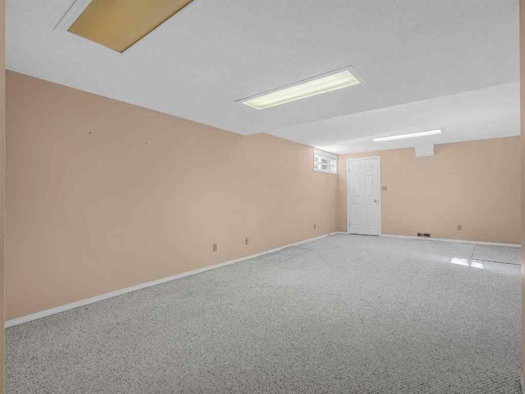 MLS® A2253607 - 76 Wood Valley Rise SW in Woodbine Calgary, Residential