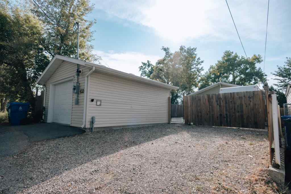 MLS® A2253609 - 533 13 Street S in Victoria Park Lethbridge, Residential