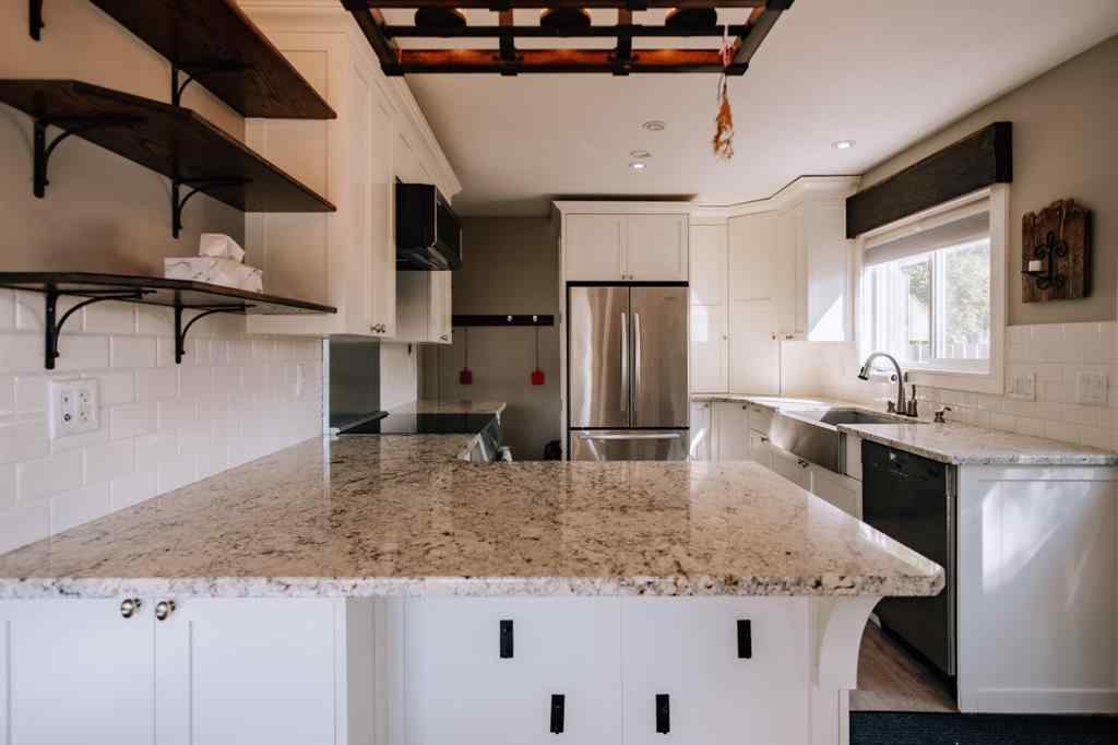 MLS® A2253609 - 533 13 Street S in Victoria Park Lethbridge, Residential
