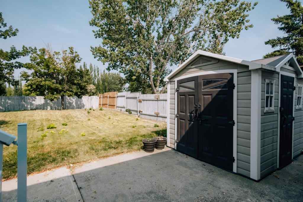 MLS® A2253610 - 86 Purdue Court W in Varsity Village Lethbridge, Residential