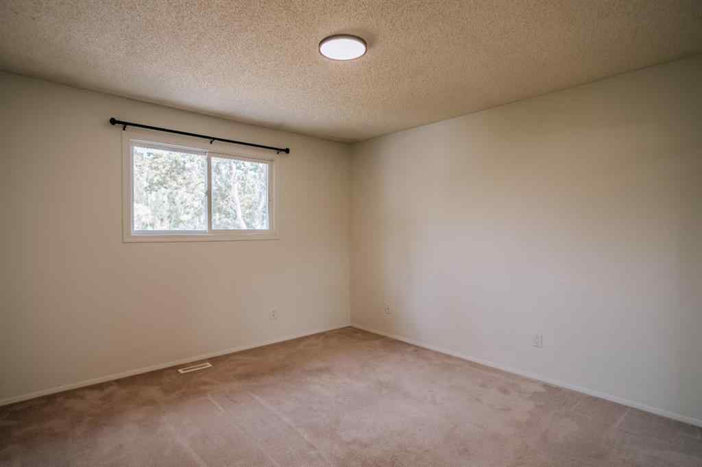 MLS® A2253610 - 86 Purdue Court W in Varsity Village Lethbridge, Residential