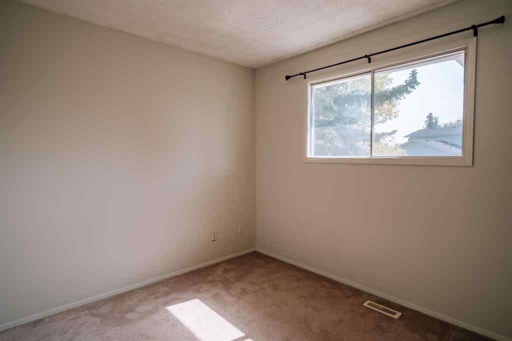 MLS® A2253610 - 86 Purdue Court W in Varsity Village Lethbridge, Residential