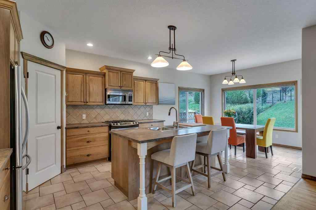 MLS® A2253615 - 168 Sunset Close  in Sunset Ridge Cochrane, Residential