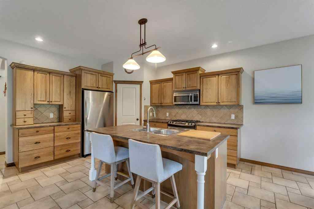 MLS® A2253615 - 168 Sunset Close  in Sunset Ridge Cochrane, Residential