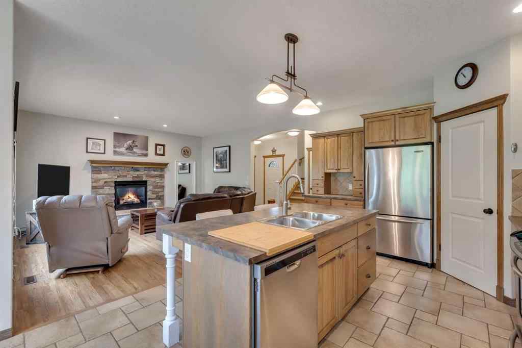 MLS® A2253615 - 168 Sunset Close  in Sunset Ridge Cochrane, Residential