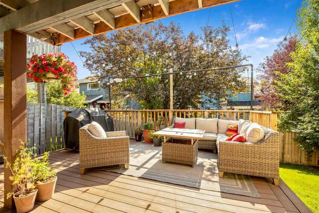 MLS® A2253618 - 19 Hawkfield Way NW in Hawkwood Calgary, Residential