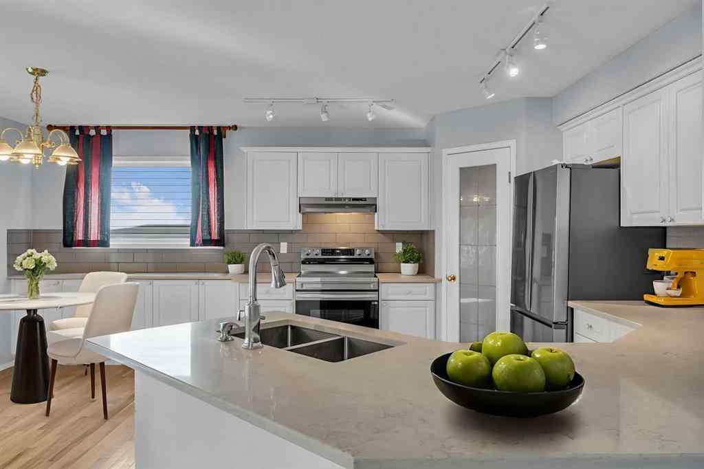 MLS® #A2253619 - 880 Somerset Drive SW in Somerset Calgary, Residential Open Houses