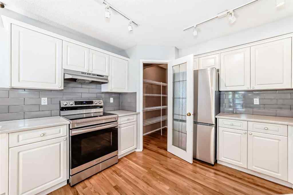 MLS® #A2253619 - 880 Somerset Drive SW in Somerset Calgary, Residential Open Houses