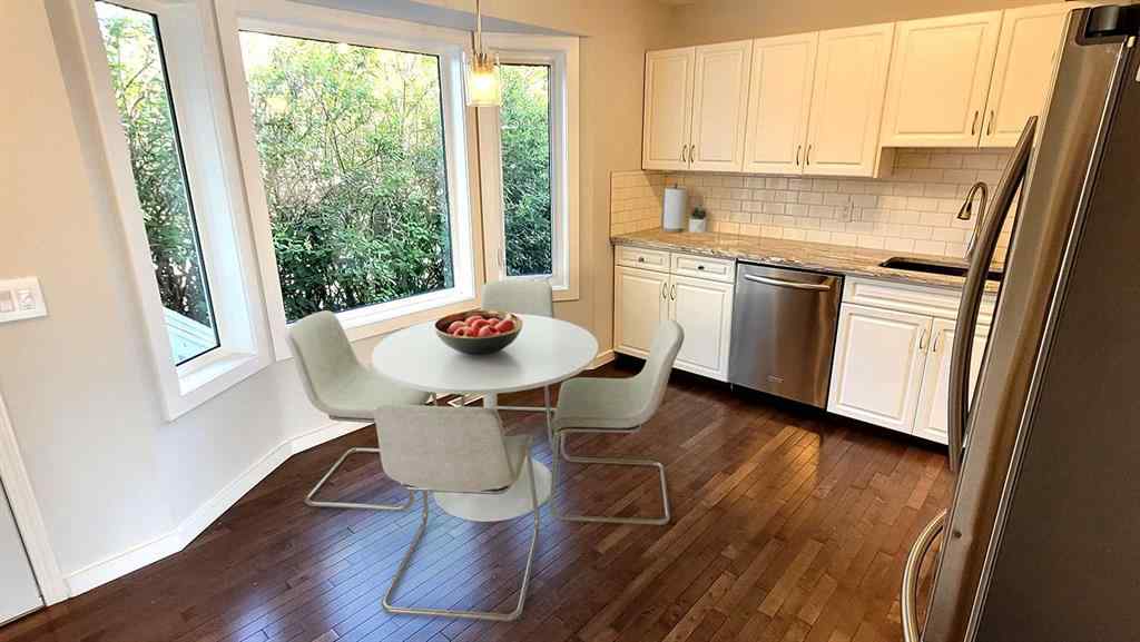 MLS® A2253620 - 215 Killarney Glen Court SW in Killarney/Glengarry Calgary, Residential