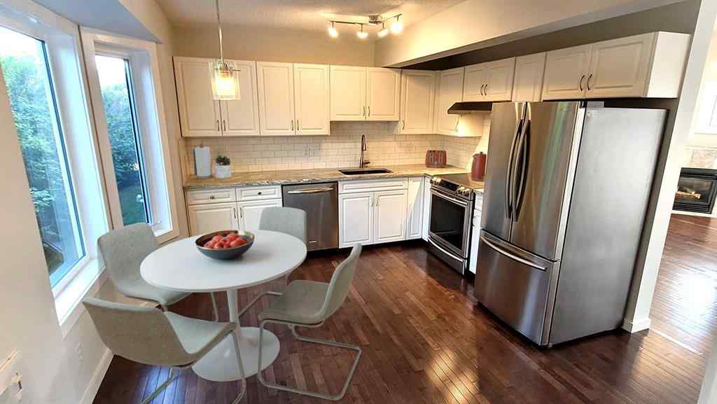 MLS® A2253620 - 215 Killarney Glen Court SW in Killarney/Glengarry Calgary, Residential