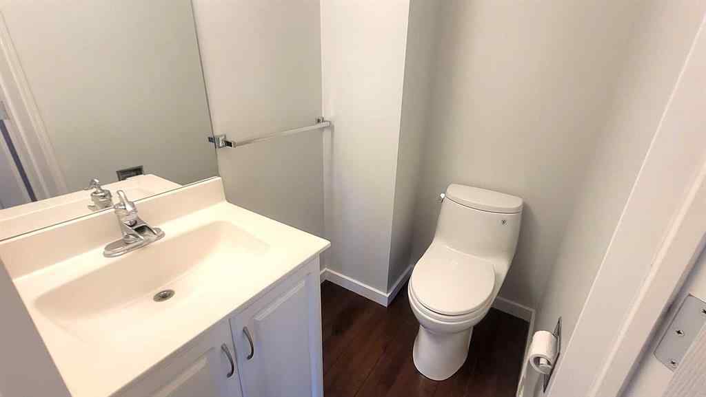 MLS® A2253620 - 215 Killarney Glen Court SW in Killarney/Glengarry Calgary, Residential