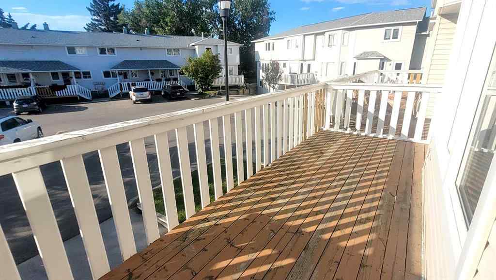 MLS® A2253620 - 215 Killarney Glen Court SW in Killarney/Glengarry Calgary, Residential