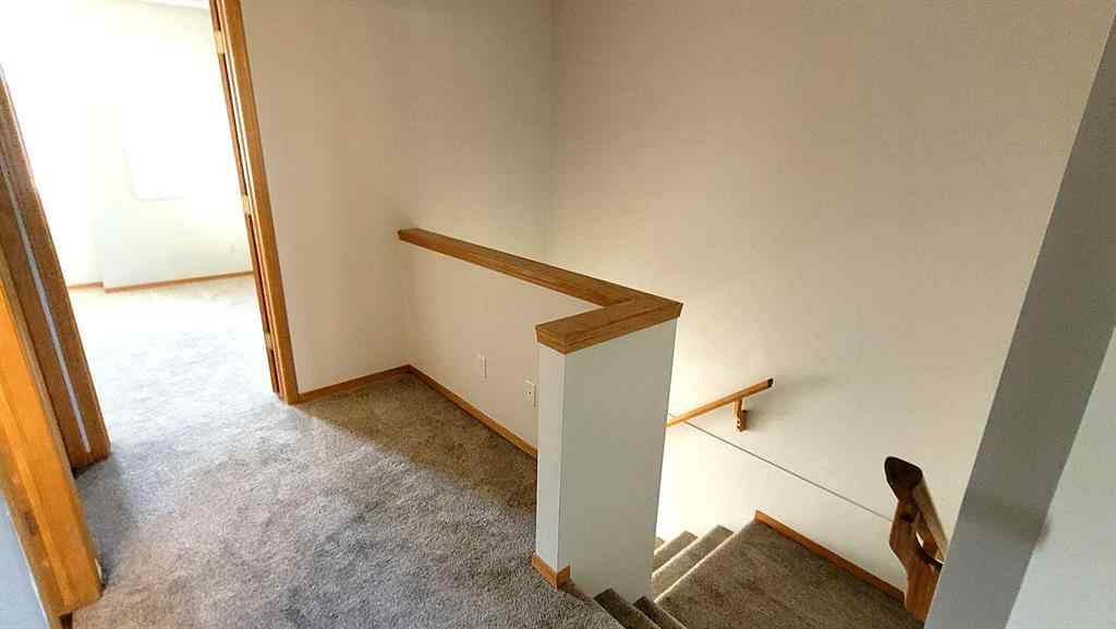 MLS® A2253620 - 215 Killarney Glen Court SW in Killarney/Glengarry Calgary, Residential